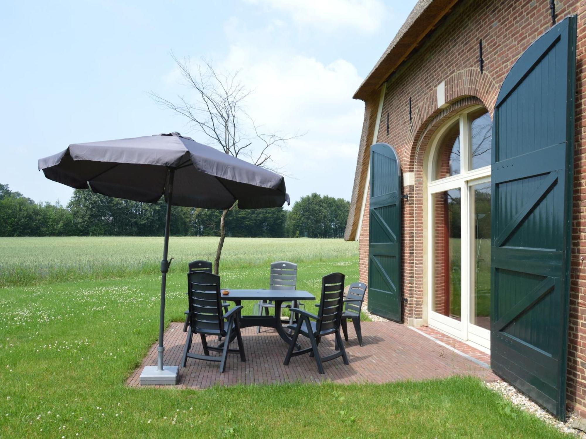 Quaint Farmhouse In Geesteren With Meadow View 외부 사진